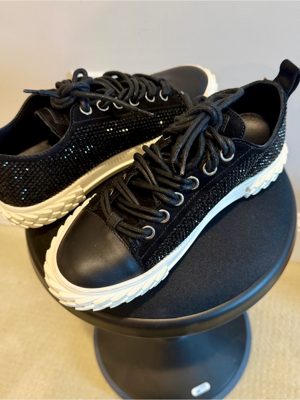 Giuseppe Zanotti Black Low-Top Sneaker with White Sole, excellent condition! - Picture 3 of 7